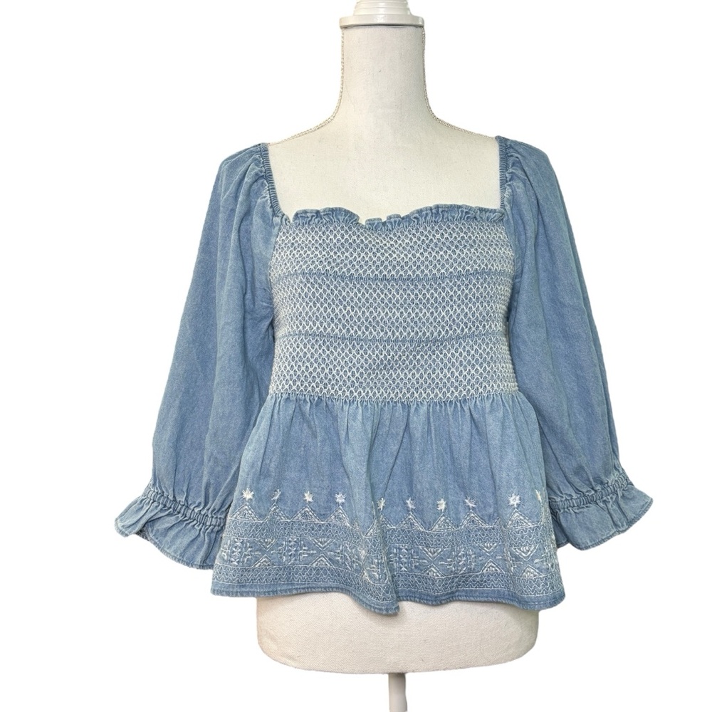American Eagle smocked top with puff sleeves and embroidery
